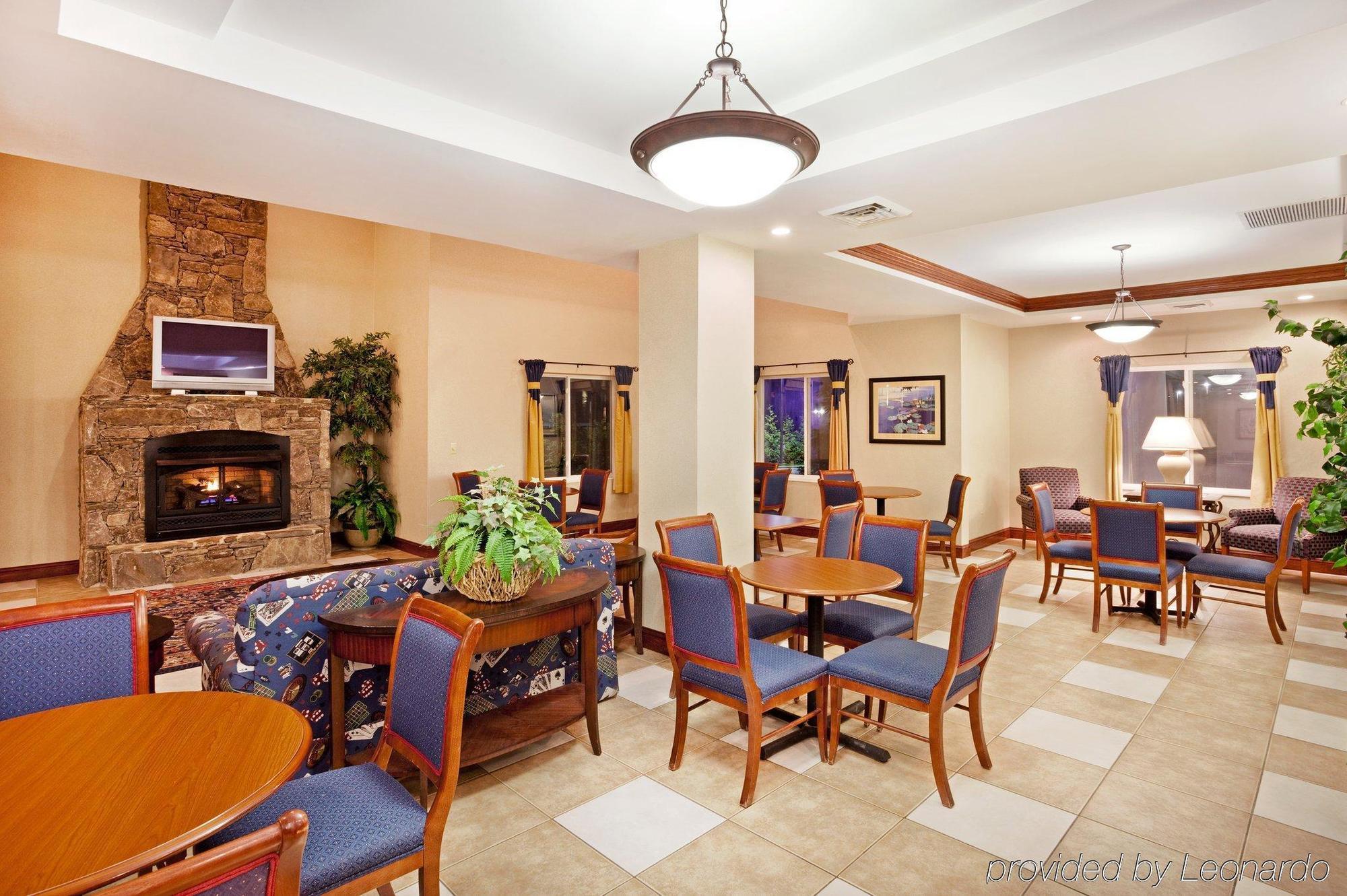Holiday Inn Express Hotel & Suites Cherokee-Casino By Ihg Eksteriør billede